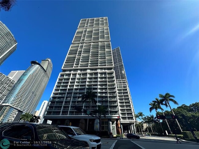 Building Photo - 475 Brickell Ave