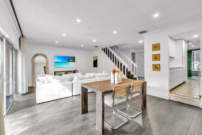 Building Photo - 881 NW 81st Way