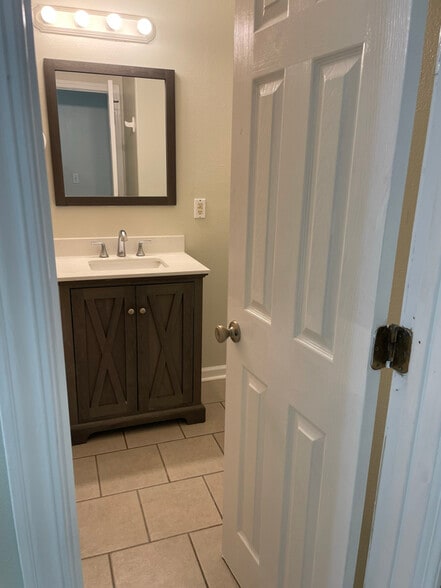 Building Photo - 6254 Kuebel Dr