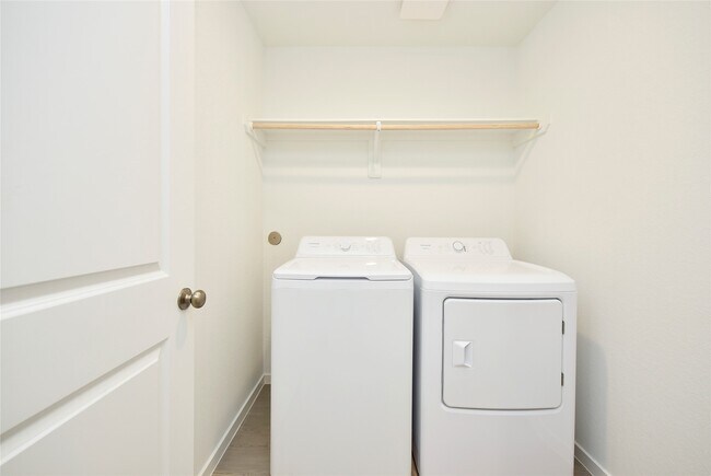 Building Photo - 10218 Prairie Dunes Ln