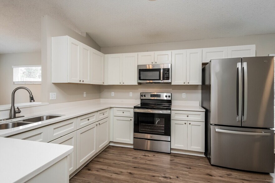 Building Photo - 2717 Andes Way
