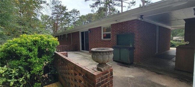 Building Photo - 1933 Silvastone Dr