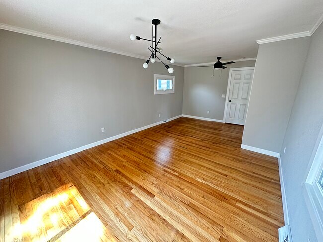 Building Photo - 3465 Hargrove St