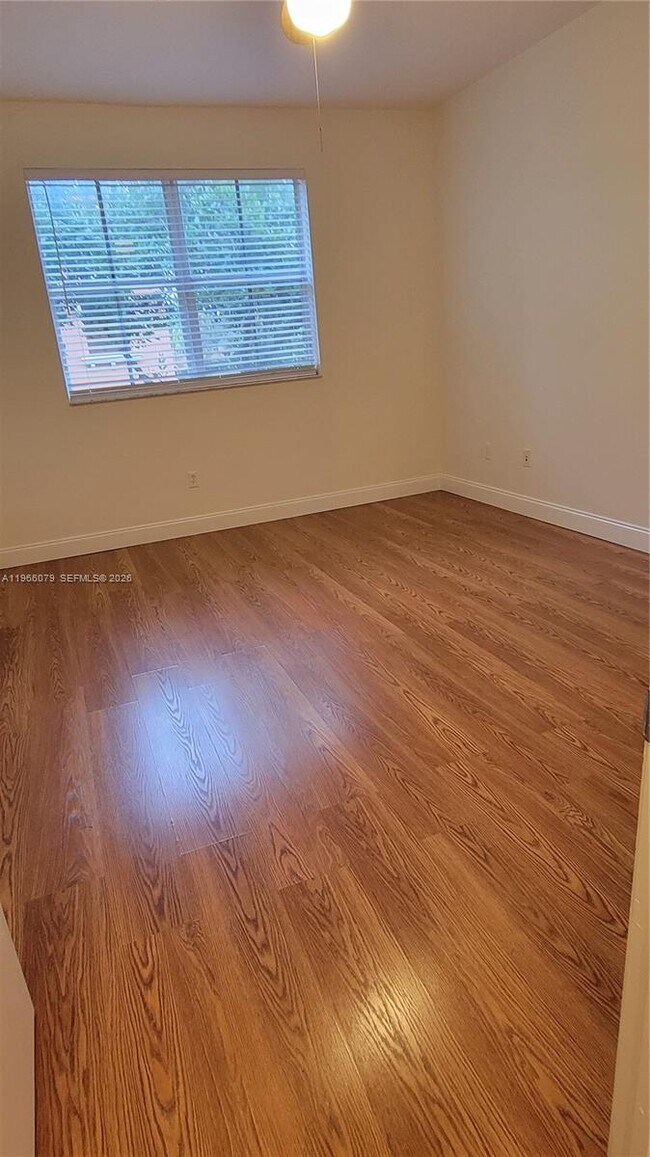 Building Photo - 4976 Leeward Ln