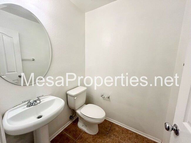 Building Photo - 14051 Yearling Ln