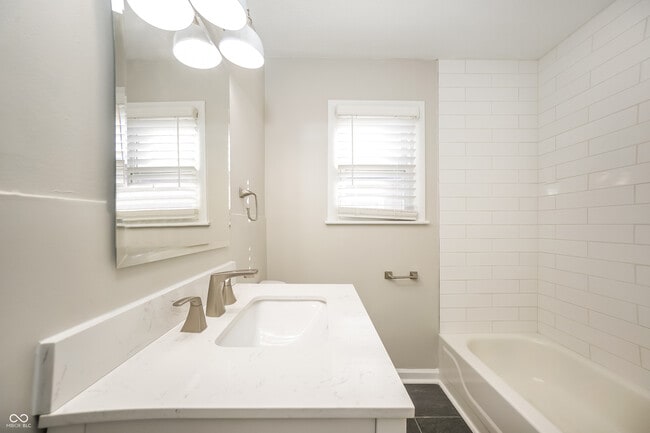 Building Photo - 6667 E 17th St