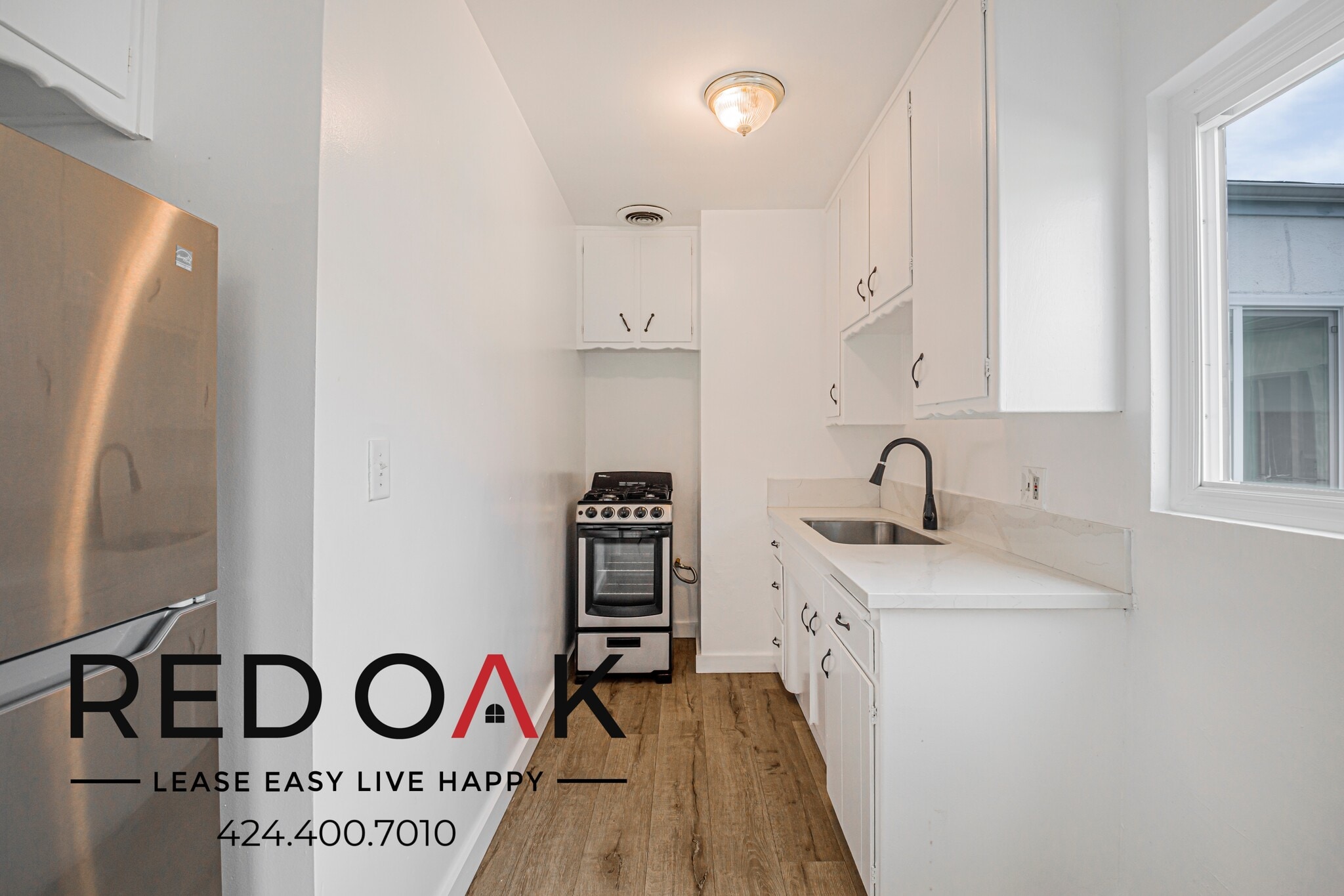 Building Photo - 439 S Catalina St