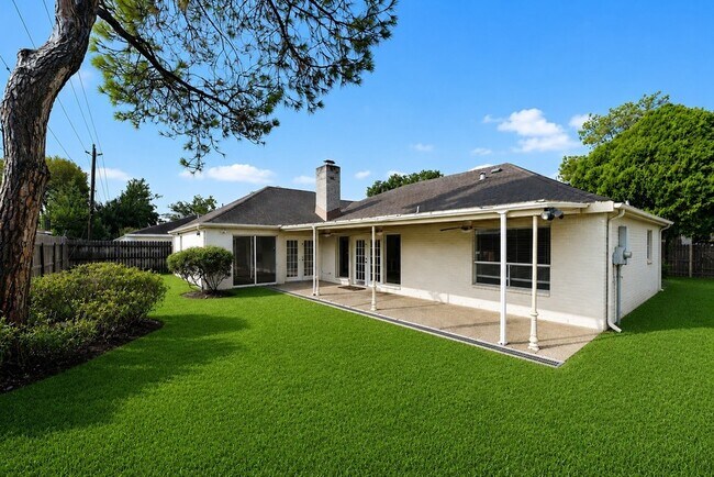 Building Photo - 10735 Kitty Brook Dr