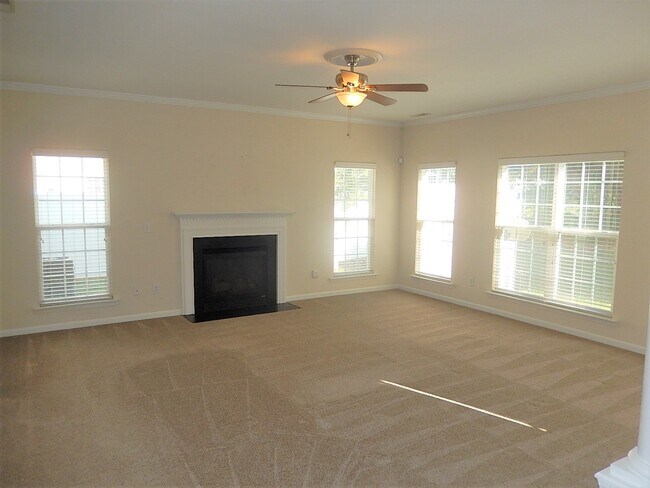 Building Photo - 10651 Edmundson Ave