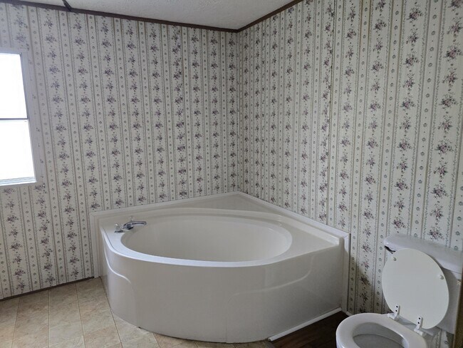 Building Photo - 926 Hollywood Dr