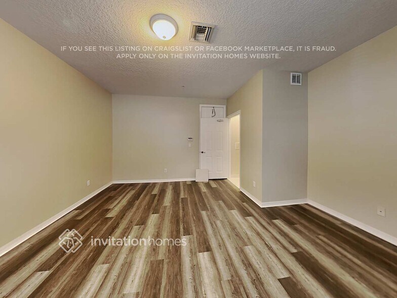 Building Photo - 1529 Cades Bay Ave