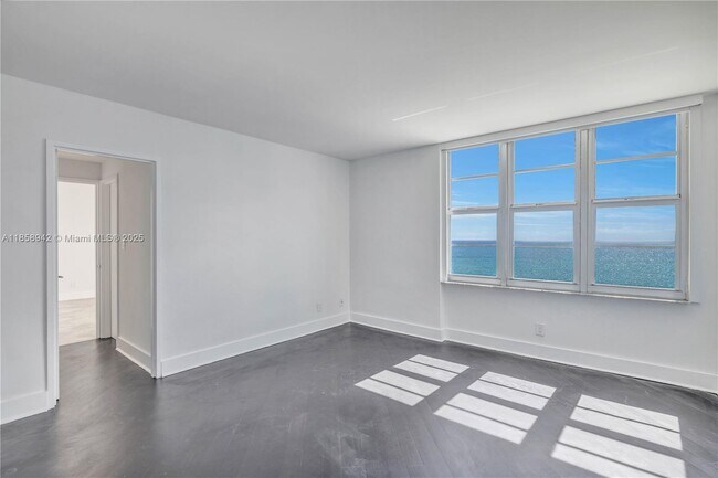 Building Photo - 5151 Collins Ave