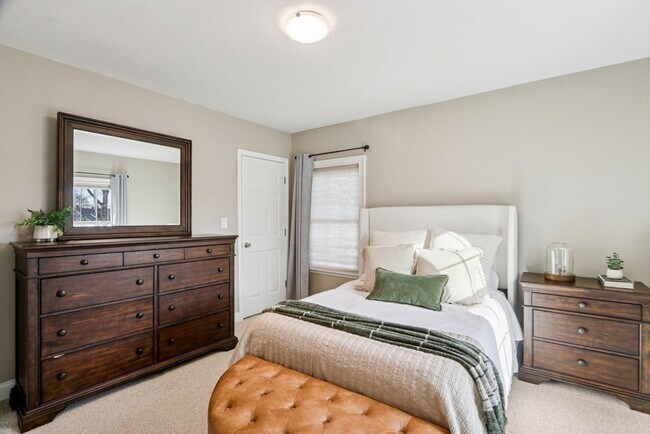 Building Photo - 39 Forest St