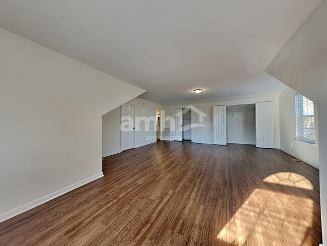 Building Photo - 626 Mable Dr