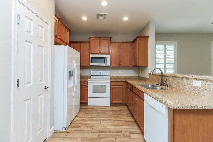 Building Photo - 1711 W Gold Mine Way