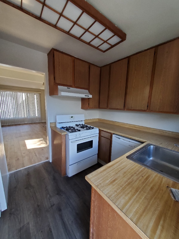 Building Photo - 2828 Edison St