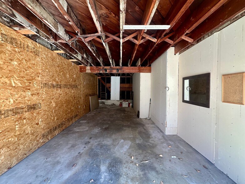 Building Photo - 7100 Ramsgate Ave