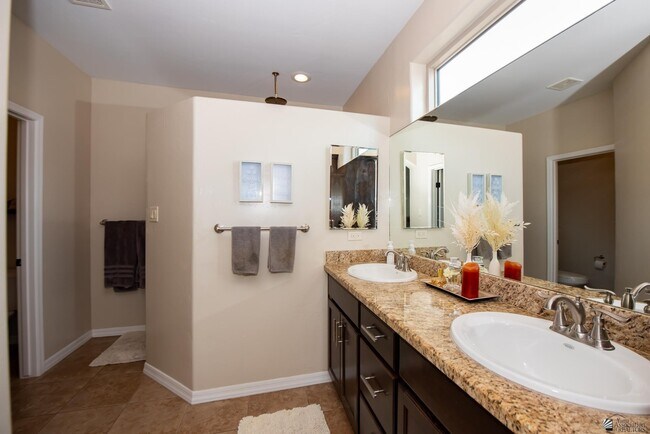 Building Photo - 3627 S Tillman Way