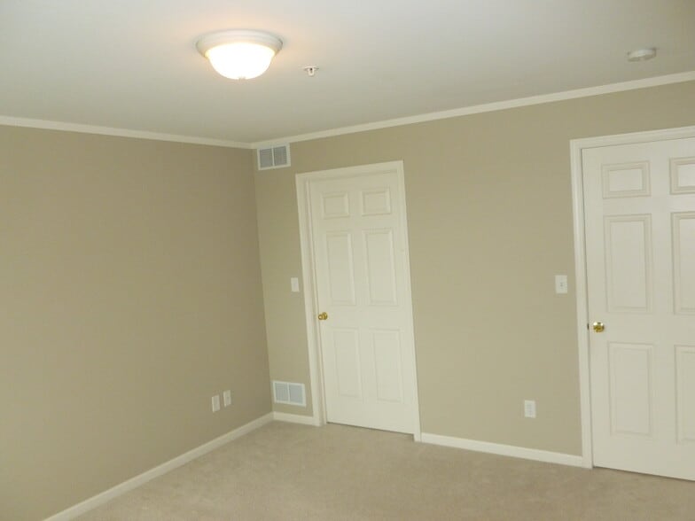 Building Photo - 236 Bertram Dr