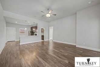 Building Photo - 220 Stewart Bend Ct