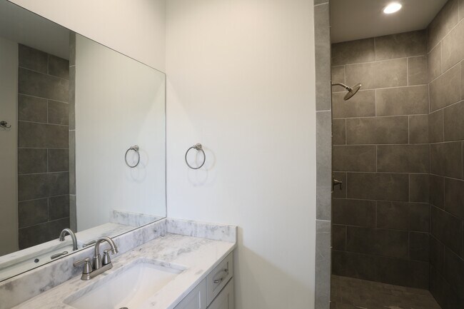 Building Photo - 406 Shakespeare Ln
