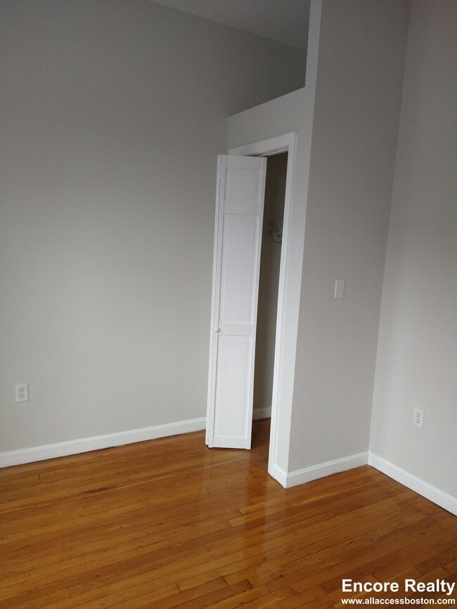 Building Photo - 1189 Commonwealth Ave