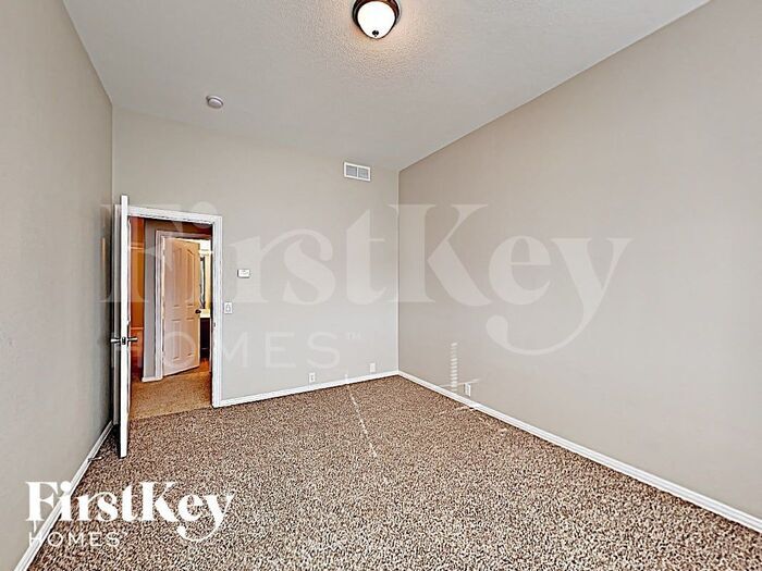 Building Photo - 816 Cutting Horse Dr