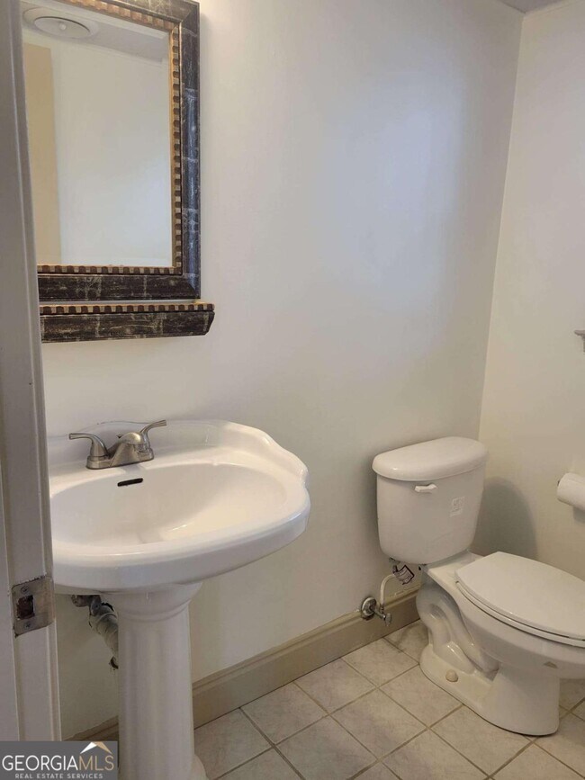 Building Photo - 3717 Leisure Ct