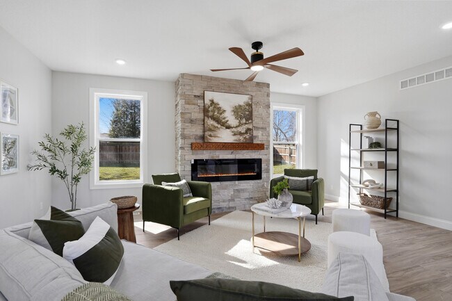 Building Photo - 4403 Glen Eagle Dr