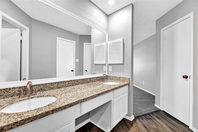 Building Photo - 7215 Dogwood Trail Dr