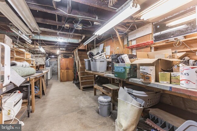 Building Photo - 3 W 1st Ave