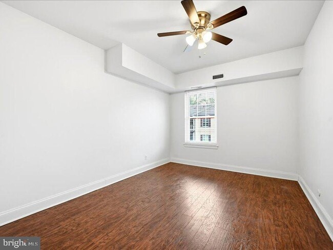 Building Photo - 421 Drummers Ln