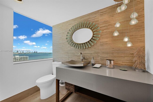 Building Photo - 1627 Brickell Ave