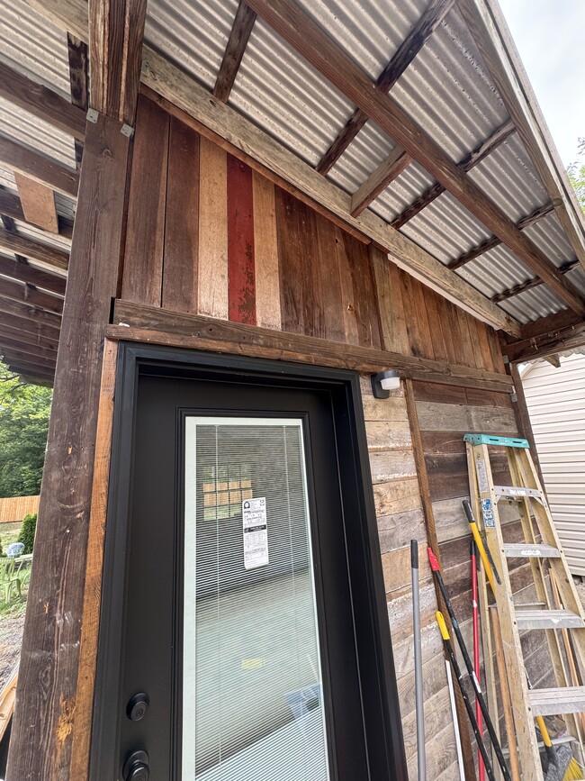 Building Photo - 1608 Laurel Grove Rd