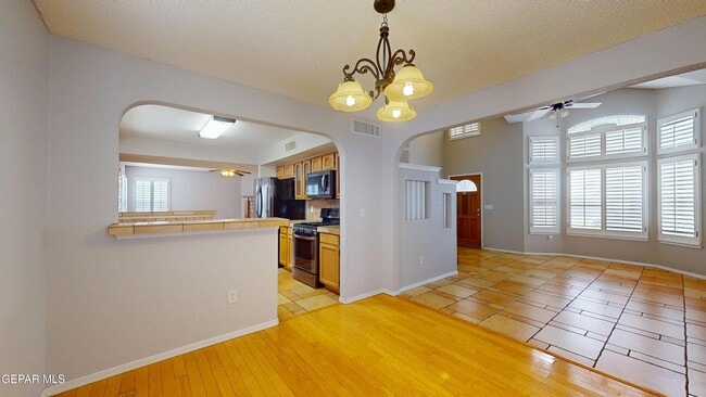 Building Photo - 12528 Sun Empress Dr
