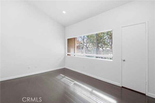 Building Photo - 252 Pineview