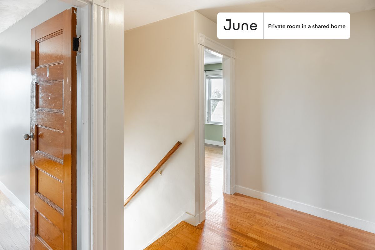 Building Photo - Room in Shared 6 bed/1.5 bath home in Somerville