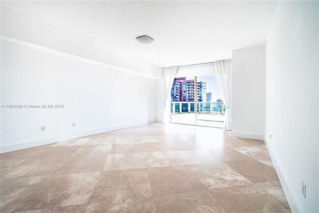 Building Photo - 3330 NE 190th St