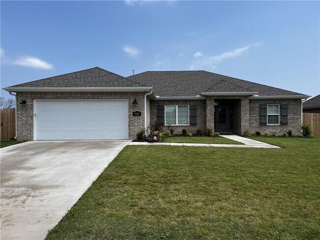 Primary Photo - 5701 Lavender Ave
