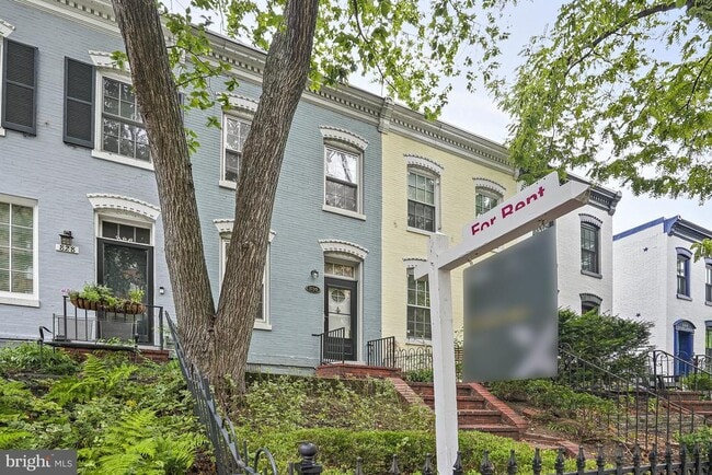 Building Photo - 830 New Hampshire Ave NW