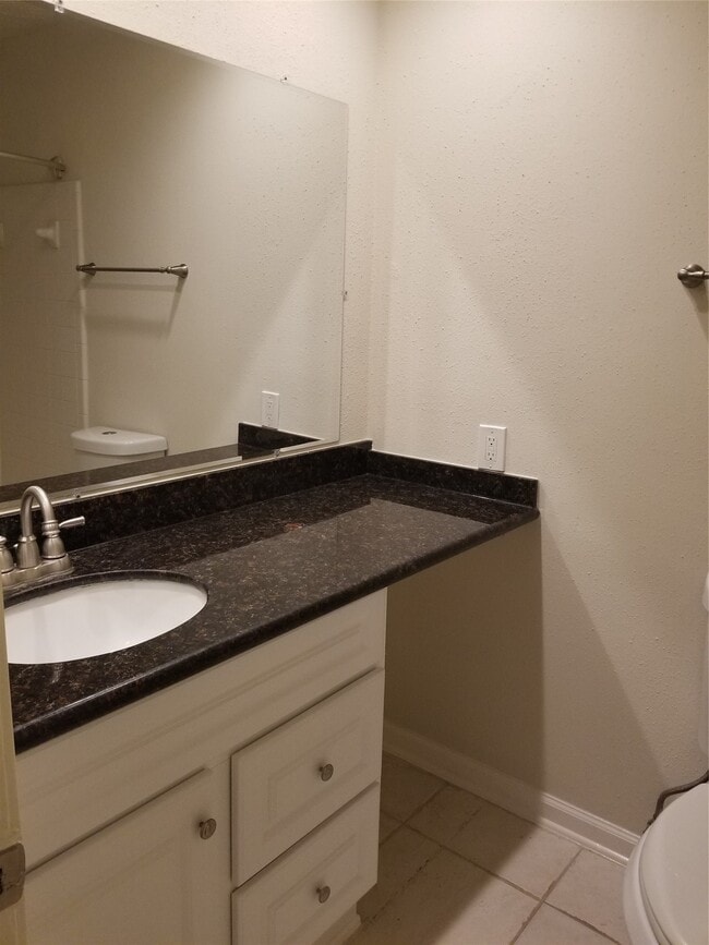 Building Photo - 3731 Westheimer Pl Dr