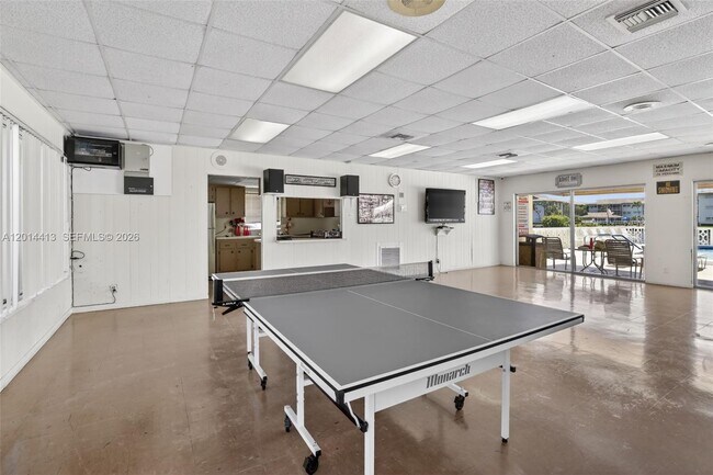Building Photo - 1817 S Ocean Dr