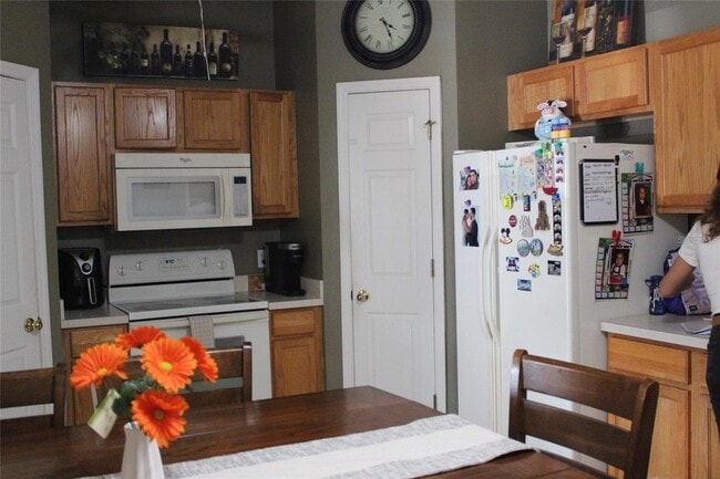 Building Photo - 50989 U S 27 Unit