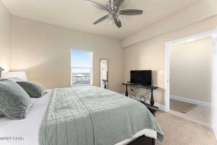 Building Photo - 9860 S Thomas Dr