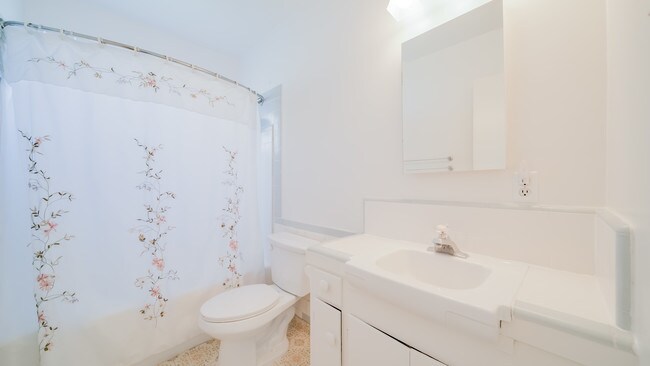 Bathroom - 3744 Bluff Pl