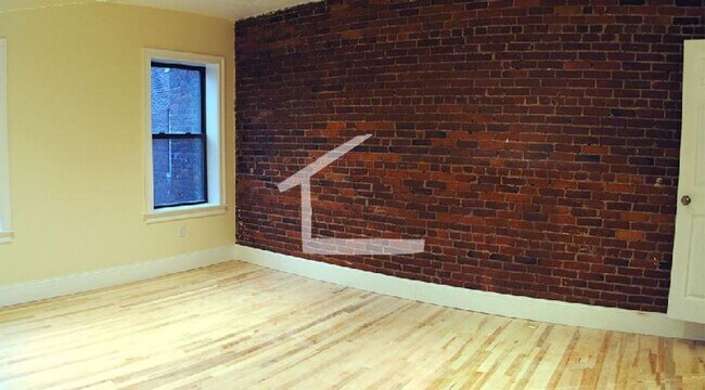 Building Photo - 1199 Beacon St
