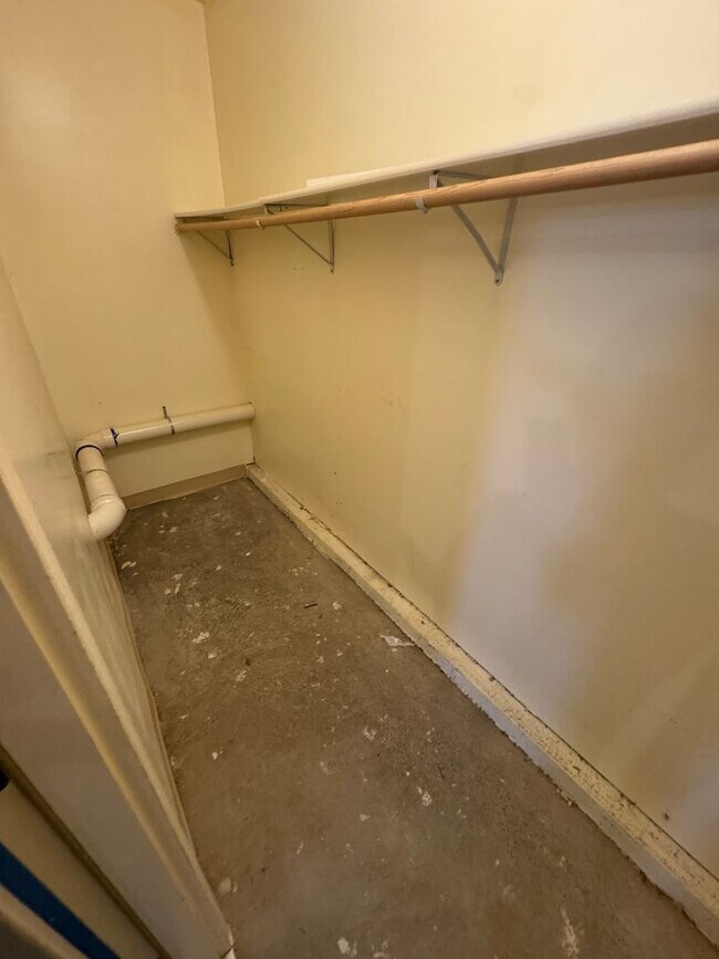 Building Photo - Charming Pet Friendly House 2 Bedroom/1.5 ...