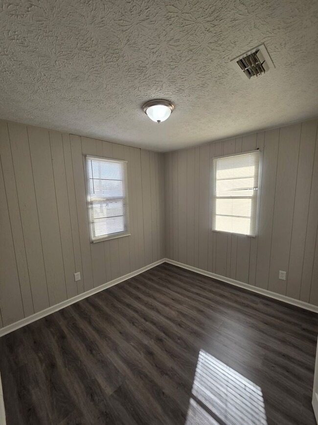 Building Photo - Duplex apartment