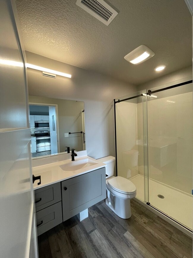 Building Photo - 712 Commercial St