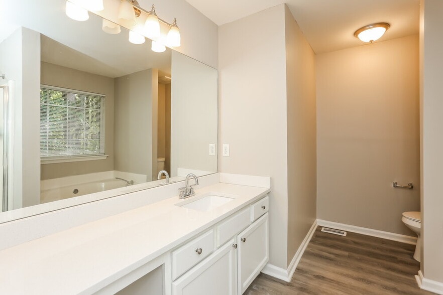 Building Photo - 4097 Sweetsprings Terrace SW